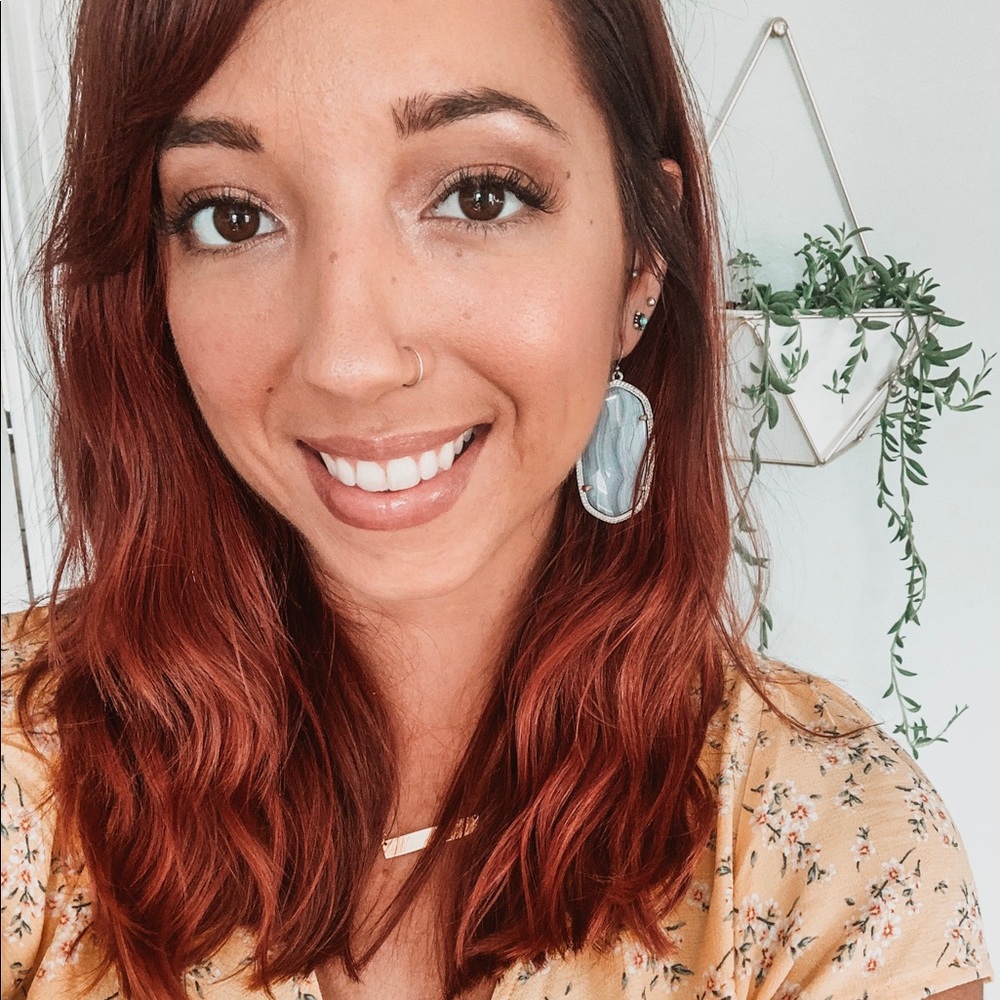 Meet your Posher, Nicole